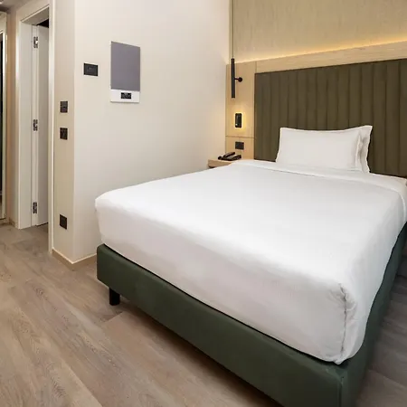 By Ihg