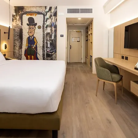 By Ihg