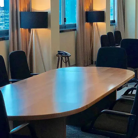 By Ihg מלון