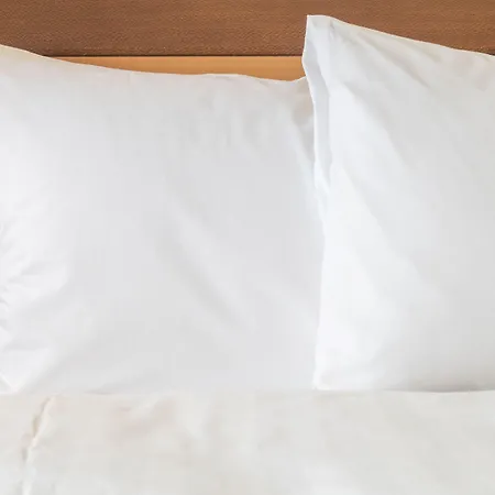 מלון By Ihg 4*