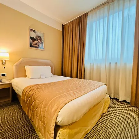 By Ihg מלון נאפולי