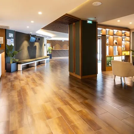 By Ihg Hotel Neapol