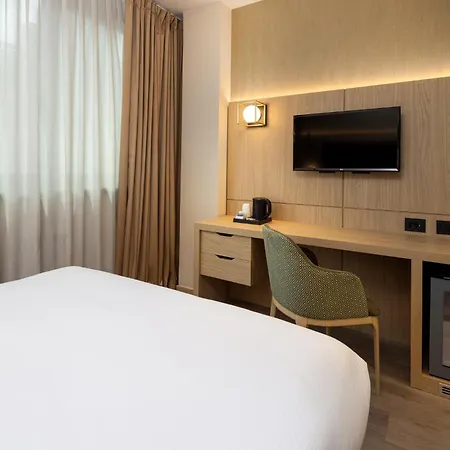 Hotel By Ihg
