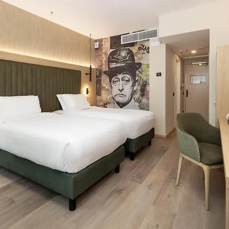 By Ihg Neapol