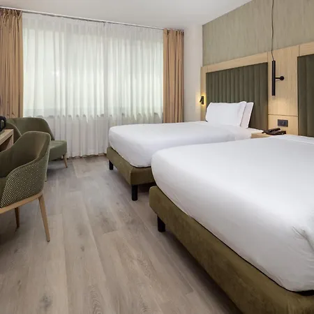 By Ihg 4* Neapol
