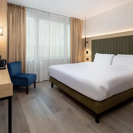 By Ihg Hotel