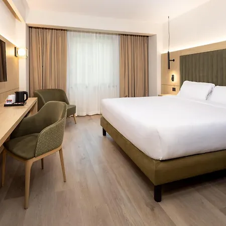 By Ihg Neapol