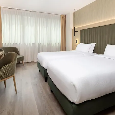 By Ihg Hotel Neapol