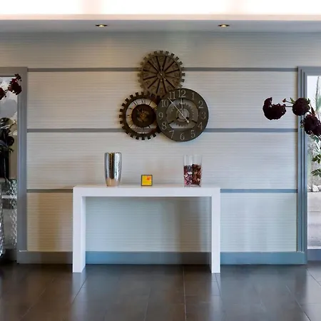 Hotel By Ihg 4*
