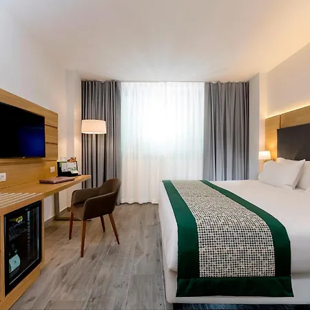 By Ihg Hotel Neapol