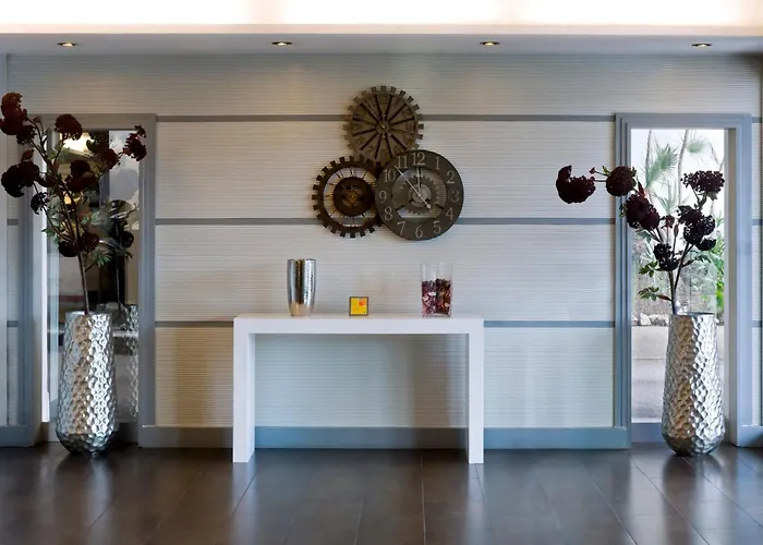 Hotel By Ihg Nápoles