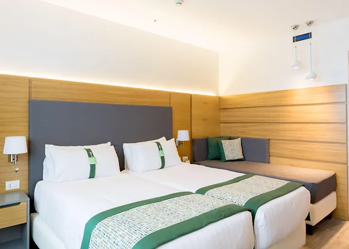 Hotel By Ihg Nápoles