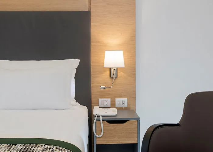 Hotel By Ihg Nápoles