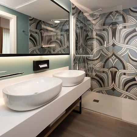 Hotel By Ihg 4*