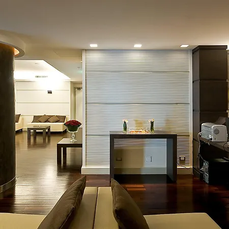 Hotel By Ihg