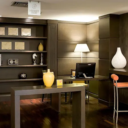 By Ihg