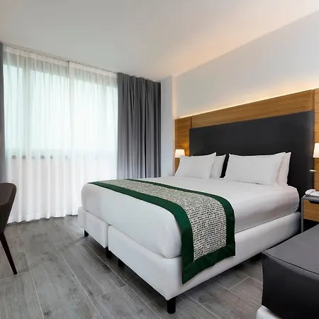 Hotel By Ihg