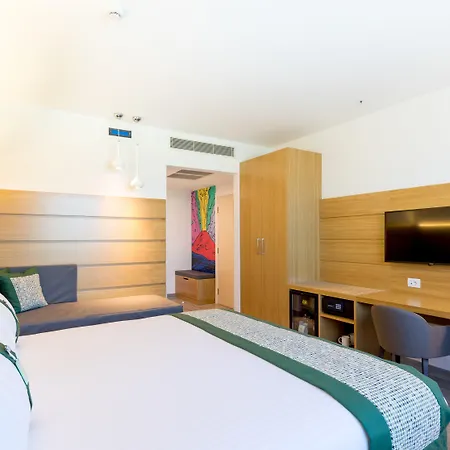 By Ihg Naples
