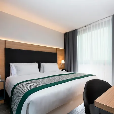 By Ihg