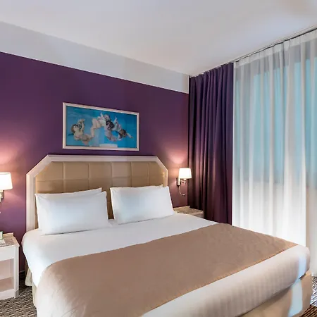 By Ihg Hotel 4*