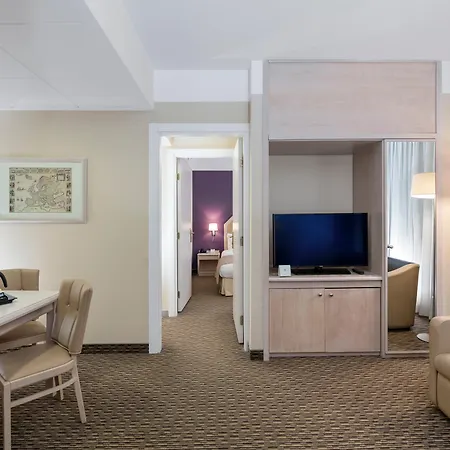 By Ihg