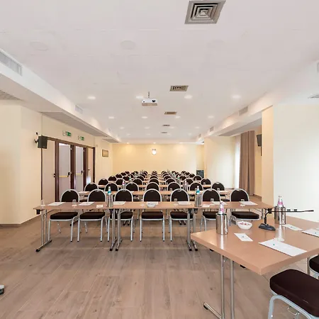 Szálloda By Ihg Nápoly