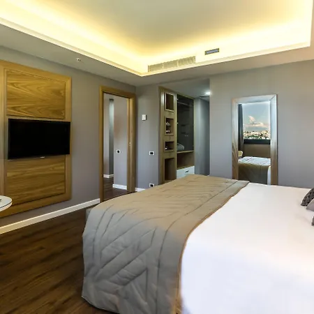 By Ihg Hotel 4*