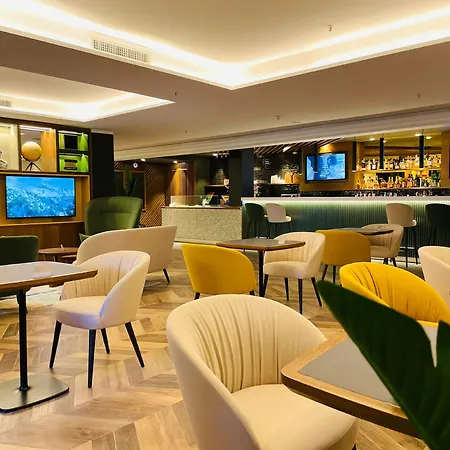 By Ihg 4* Naples
