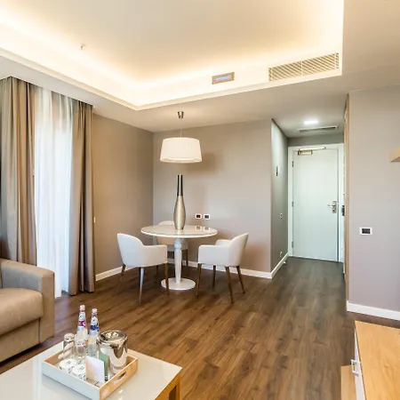 Hotel By Ihg Naples