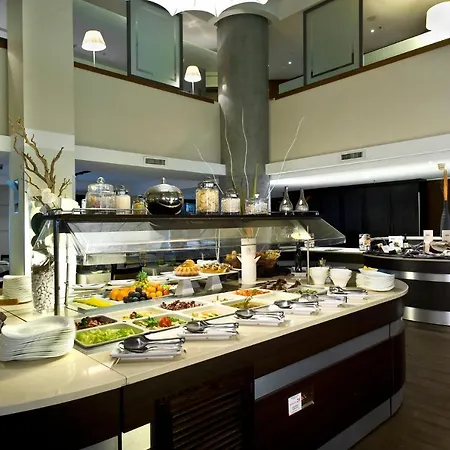 By Ihg 4*